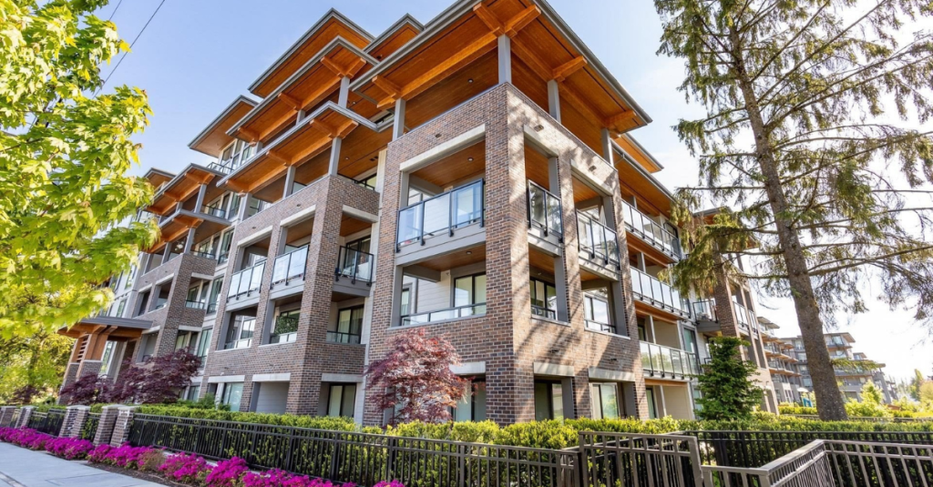 Spacious older condo building in Burnaby East under $650K