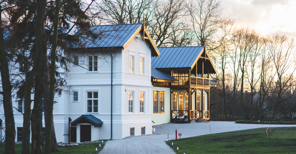 practical housewarming gifts for new homeowners